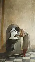 Dívka na chodbě u umyvadla
