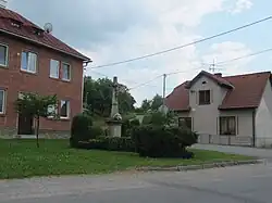 Kříž na návsi