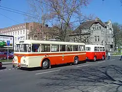 Škoda 8Tr (s vlekem Karosa B 40)