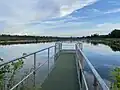 Umělé jezero a molo na haldě