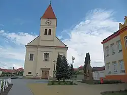 Ostrožská Nová Ves, kostel.jpg