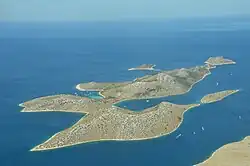 Pohled na Levrnaku od východu