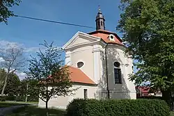 Overview 2 of church of Saint John of Nepomuk in Litohoř, Třebíč District.jpg