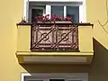 Detail balkonu soreláckého bloku domů