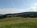 Pohled od pomníku partyzánů