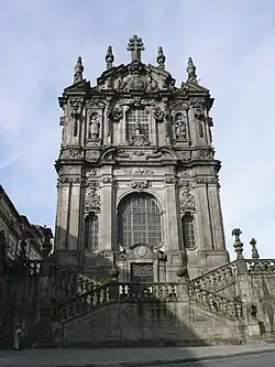 Průčelí kostela