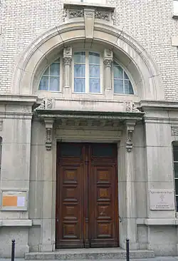 Portál kostela