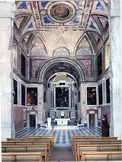 Katedrála v Pozzuoli (interiér)