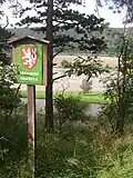 Pohled z horní hrany přírodní památky po svahu dolů do údolí Vltavy