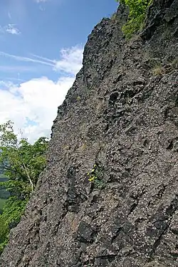 Sopečná skála u vyhlídky pod hradem