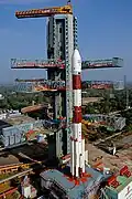 PSLV C50 na startovací rampě
