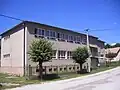 Pača, škola