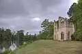 Napodobenina zříceniny „Ruined Abbey“