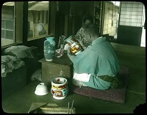 Malování váz (skleněný pozitiv je prasklý)