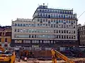 Palác Purkyňova, v popředí snímku je výkop (tehdy ještě budoucího) paláce Quadrio