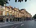 Průčelí paláce Savarin do ulice Na Příkopě (z úhlu)