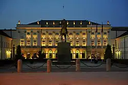 Prezidentský palác v noci
