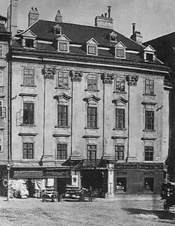 Vídeň - palác Am Hof na přelomu století (1900)
