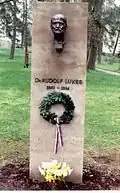 Pamětní deska MUDr. Rudolfa Lukese