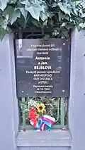 Pamětní deska manželů Bejblových v Čechově ulici v Plzni