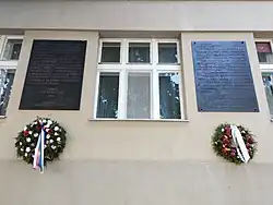 Pamětní desky na Profesorském domě v Rooseveltově ulici v Praze