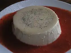 Panna cotta s jahodovou zálivkou