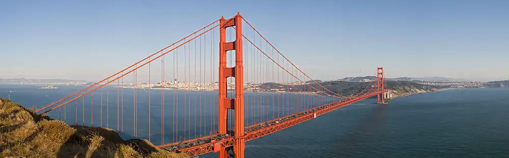 Most Golden Gate Bridge při pohledu z Marin Headlands
