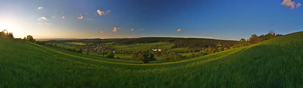 Panoramatický pohled na Valchov od jihu