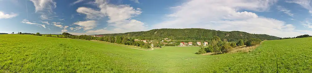 Panoramatický pohled na obec od jihu
