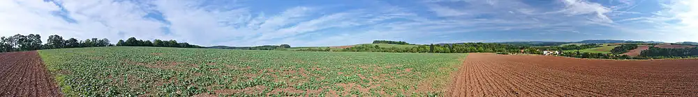 Panoramatický pohled na obec od západu