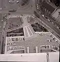 Pohled ze střechy na ulici (1965)