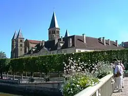 Kostel a klášter