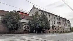 pohled na bývalý mlýn a sýpku ze třídy Svobody
