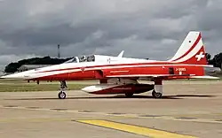 Švýcarský F-5E používaný leteckou akrobatickou skupinou Patrouille Suisse