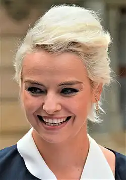Pavla Beretová při moderování akce „Zahájení 136. sezony Národního divadla“ na nám. Václava Havla v Praze (2018)