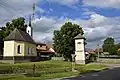Kaplička a za ní majka jako součást svatby (červen 2019)