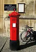 Anglický „pillar box“