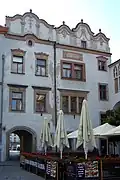 Pernstynske nam. 80, Pardubice (03).JPG