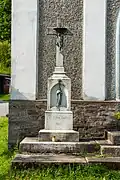 Kříž před kaplí