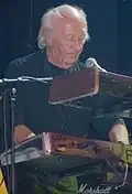 Peter Meyer – klávesy