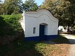 Petrov (HO), Plže, sklep č. p. 9.jpg