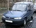 První generace (1996–2003)