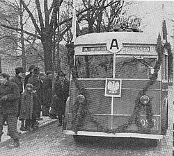 První varšavský trolejbus na lince A, dar Moskvy pro Varšavu (1946)