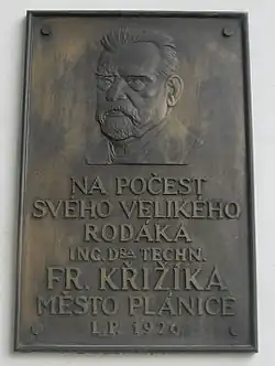 Pamětní plaketa v rodné Plánici