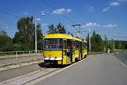 Modernizovaná plzeňská tramvaj Škoda 01T (Tatra T3M.0) s výklopnými dveřmi