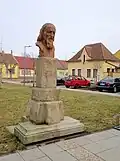 Poštorná, pomník Komenský.jpg