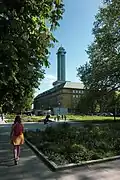 Pohled na Novou radnici z Komenského sadů