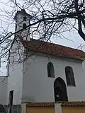 Pohled na kostel a věž.
