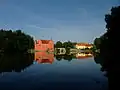 Pohled na zámek přes zámecký rybník
