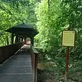 Pohodelská lávka - odbočka na hlavní červenou turistickou trasu